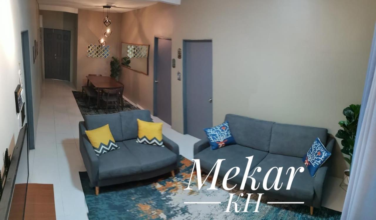 ברינצ'אנג Mekar Kh Homestay מראה חיצוני תמונה